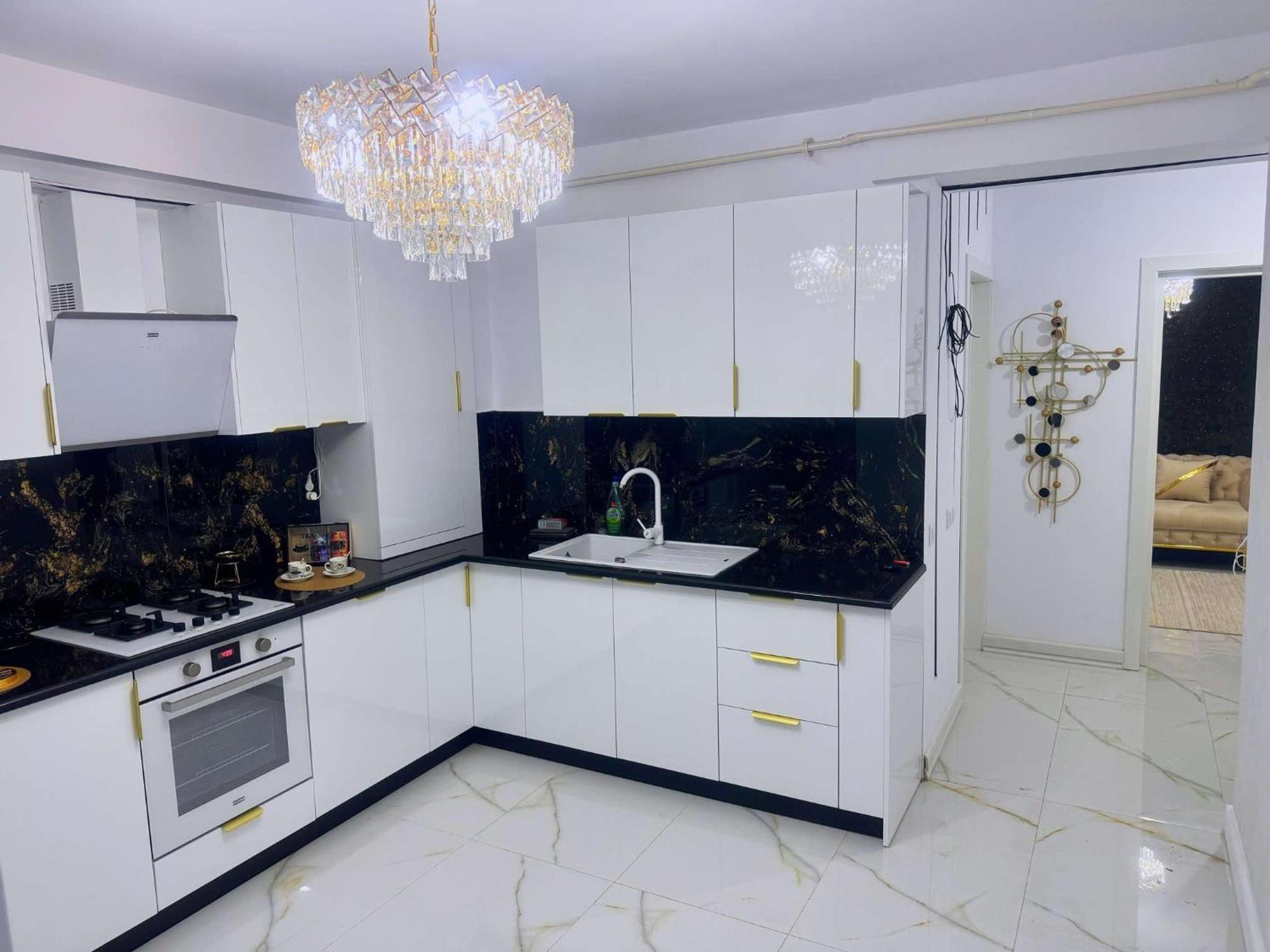 Yanis Apartment